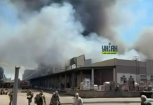 Логістичний центр «Нової пошти» в Оболонському районі Києва після атаки.