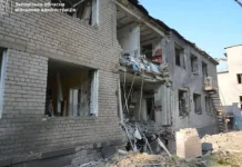 У Запоріжжі дрон влучив у харчове підприємство: четверо поранених Наслідки російського удару по підприємству харчової промисловості в Запоріжжі