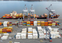 The US is to impose 50% tariffs on Canadian goods Canadian port