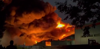 Large-scale fires in Russia: «Ladoga» is on fire near St Petersburg, and in Lipetsk — near NLMK A fire and thick smoke over the industrial estate