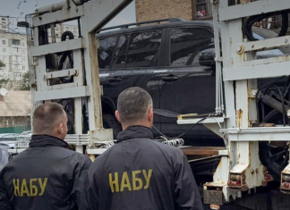 НАБУ і САП заявили про схему на понад 150 млн грн у Нацгвардії Працівники НАБУ під час слідчих дій у справі про закупівлі Нацгвардії