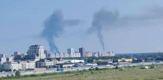 Дрони атакували НПЗ у Тюмені Стовпи диму після атаки дронів на НПЗ у Тюмені