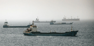 The oil market is once again in turmoil over the Strait of Hormuz and the Red Sea An oil tanker is sailing across the sea