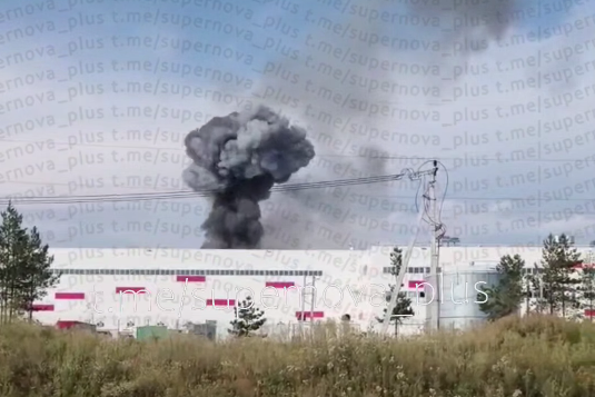 Black smoke rising above the Wildberries logistics complex in Sarapul following a drone attack Thick black smoke rises above the Wildberries logistics complex in Sarapul following a drone attack