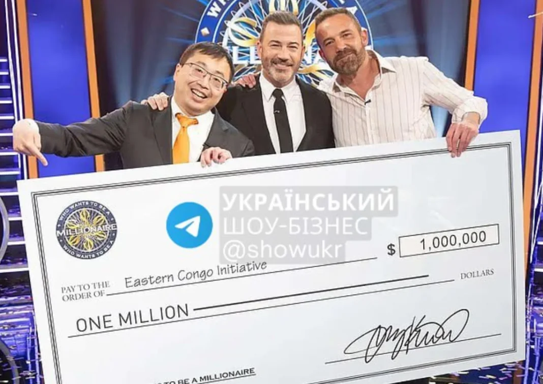 Бен Аффлек і Джеймі Дінг у студії шоу «Хто хоче стати мільйонером»