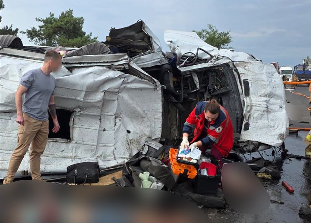 Road accident on the Odessa–Mykolaiv motorway: a minibus collided with a lorry. Road accident on the Odessa–Mykolaiv motorway: a minibus collided with a lorry.