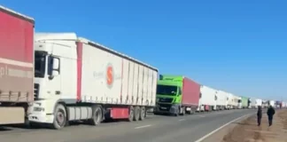 Контроль на кордоні Казахстану для запобігання контрабанді пального.
