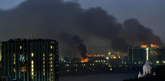 Thick black smoke has blanketed Kyiv: following the Russian attack, people are being urged to close their windows Thick black smoke over Kyiv following the Russian attack.