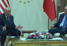 Трамп: Путін і Зеленський хочуть укласти угоду, мир можливий Дональд Трамп на пресконференції про мирну угоду між Україною та РФ.