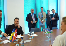 Україна і Данія підписали дев’яту угоду Drone Deal: що передбачає домовленість Президент України Володимир Зеленський підписує угоду Drone Deal з Данією.