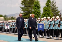 Саміт НАТО в Анкарі: Трамп знову критикує союзників Дональд Трамп і Реджеп Таїп Ердоган на саміті НАТО в Анкарі.