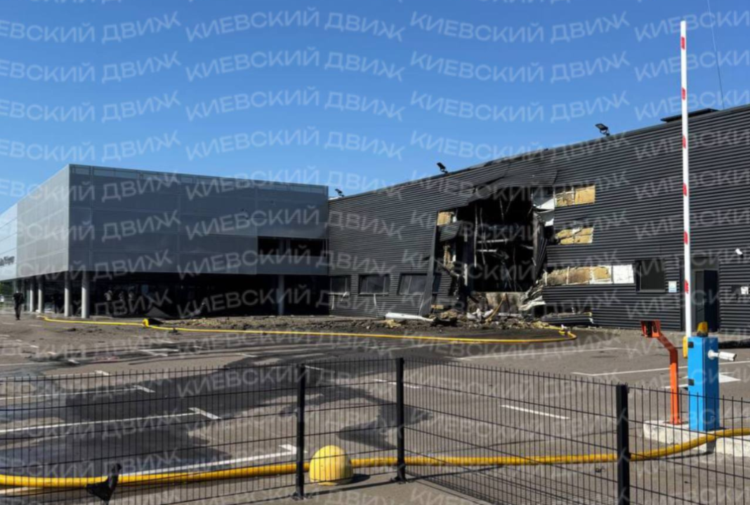 Rocket debris damaged a Porsche car showroom in Boryspil Rocket debris damaged a Porsche car showroom in Boryspil