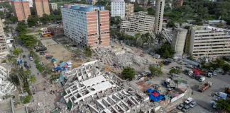 Кількість загиблих від землетрусів у Венесуелі зросла до 4 333, тривають пошуки вцілілих Рятувальники розбирають завали після землетрусу у Венесуелі