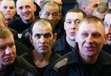 Russia plans to expand the recruitment of prisoners for the war Prisoners in a Russian penal colony during roll call
