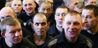 Russia plans to expand the recruitment of prisoners for the war Prisoners in a Russian penal colony during roll call