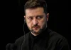 Зеленський відвідав місце удару по житловому будинку в Києві Президент України Володимир Зеленський на місці удару по багатоповерхівці в Києві.