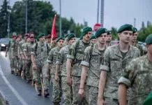 У Литві рекорд добровольців до армії: понад 8 тисяч охочих Литовські військові під час церемонії