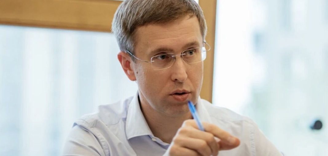 Sergey Koretsky Serhiy Koretskyi during a working meeting