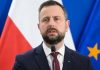 Польща продовжить підтримувати Україну на тлі внутрішніх суперечок Міністр оборони Польщі на прес-конференції