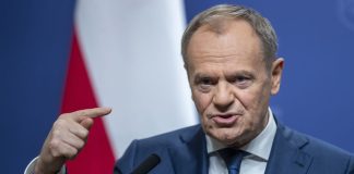 Туск: напади на українців у Польщі працюють на користь Росії Прем’єр-міністр Польщі Дональд Туск під час виступу