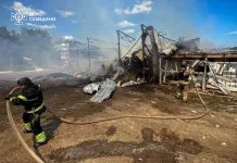 Сумщина під вогнем: російські БпЛА атакують цивільні об’єкти Пожежа цивільного транспорту в Сумах через атаки БпЛА.