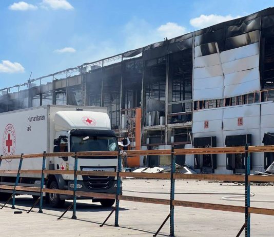 Російський удар знищив склад Українського Червоного Хреста в Києві Знищений склад Українського Червоного Хреста в Києві після російського удару.