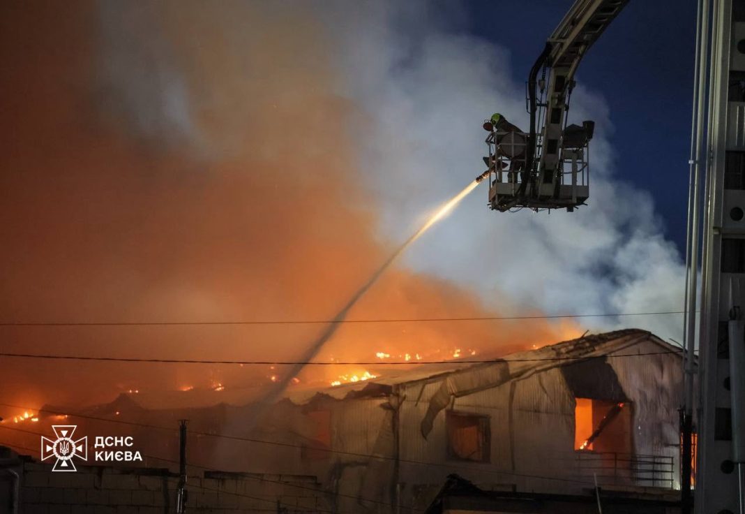 Fire in the Svyatoshynskyi district of Kyiv following a missile strike Fire in the Svyatoshynskyi district of Kyiv following a missile strike