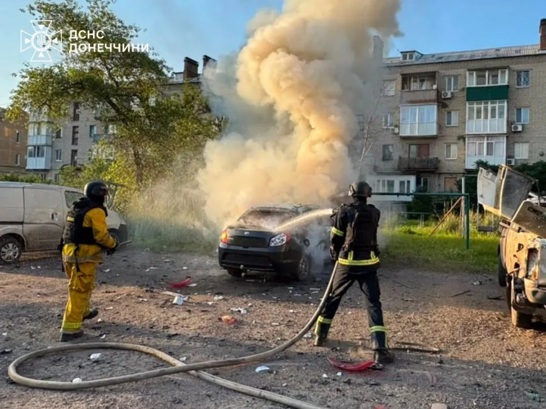 Пожежа в Краматорську після російського обстрілу Пожежа в Краматорську після російського обстрілу