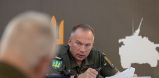 Олександр Сирський під час брифінгу