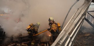 Росія атакувала Київ балістикою: постраждали 10 людей Пожежа в Києві після атаки