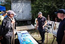 Рятувальники проводять заняття з мінної безпеки у Вишневому після обстрілу