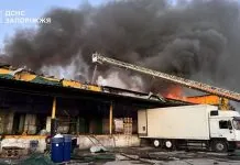 Масована атака БпЛА на Запоріжжя: спалахнули великі пожежі Наслідки масованого удару БпЛА по Запоріжжю