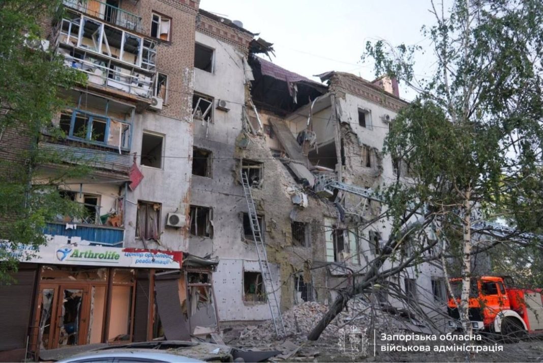 photo_2026-07-19_18-41-56 Зруйнований російським ударом житловий будинок у Запоріжжі
