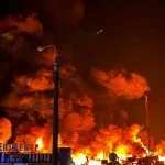 FPV-дрон влучив в «Епіцентр» у Сумах: спалахнула масштабна пожежа