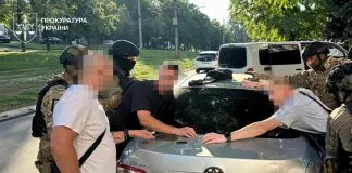 У Дніпрі напали на волонтера та викрали гроші на авто для ЗСУ Правоохоронці під час слідчих дій у справі про напад на волонтера в Дніпрі