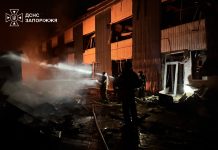 In Zaporizhzhia, a 900 m² retail premises caught fire following a drone attack Emergency services are putting out a fire at a damaged retail premises in Zaporizhzhia