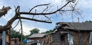 Поліцейські документують наслідки атаки безпілотника на Сумщині