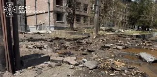 Росія вдарила КАБами по Запоріжжю: загинув чоловік Рятувальники ліквідовують наслідки удару КАБами по Запоріжжю