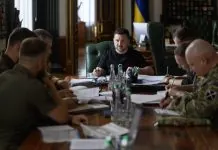 Нарада Зеленського з військовими керівниками