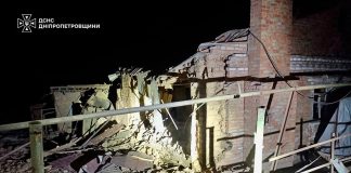 Рятувальники ліквідовують наслідки російської атаки на Дніпропетровщині