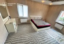 Вилучені під час обшуків гроші та документи у справі про фіктивні інвалідності