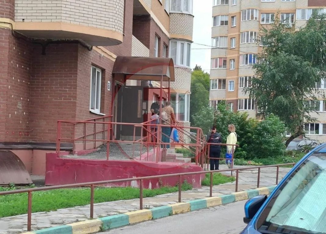 Під’їзд житлового будинку в Тулі