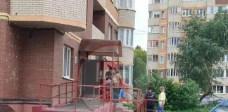 Під’їзд житлового будинку в Тулі