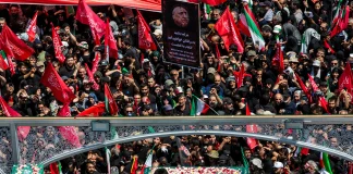 Влада Ірану посилює риторику помсти після смерті Хаменеї Похорон верховного лідера Ірану Алі Хаменеї