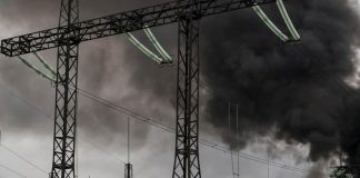 Наслідки російського ракетного удару по енергетичній інфраструктурі України.