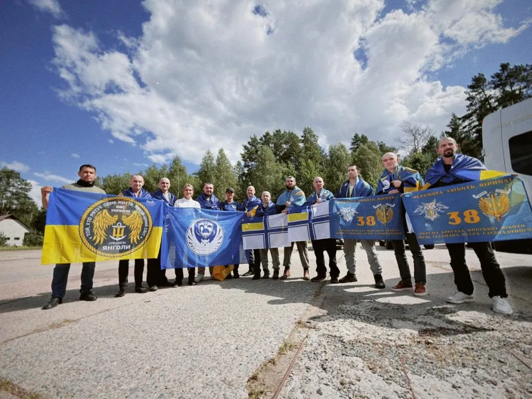 Українські військові повертаються додому Українські військові, яких повертають у межах спеціального обміну