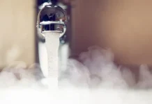 У Києві почалися перебої з гарячою водою після удару РФ по критичній інфраструктурі Перебої з гарячою водою у Києві після атаки РФ