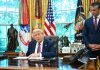 США запровадили мита до 100% на імпорт дронів і компонентів Дональд Трамп підписує документи