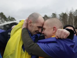 ГУР анонсувало другий етап обміну полоненими Українські захисники після повернення з російського полону