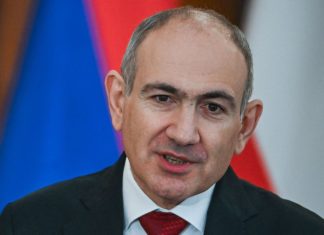 Пашинян подав у відставку після початку роботи нового парламенту Вірменії Нікол Пашинян під час публічного заходу